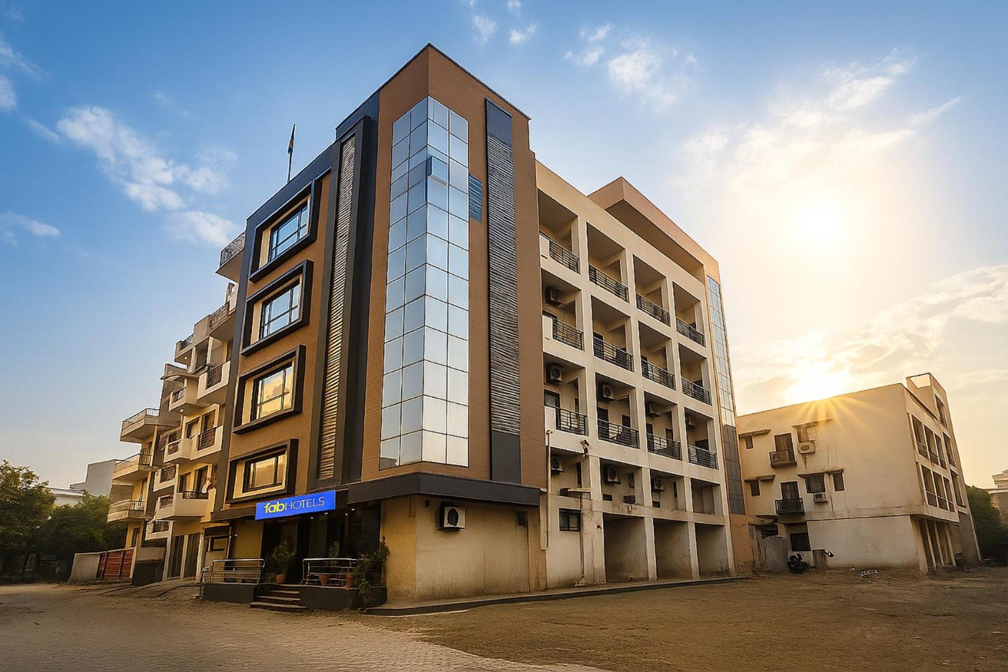 Fabhotel The Diamond Ghaziabad Eksteriør bilde